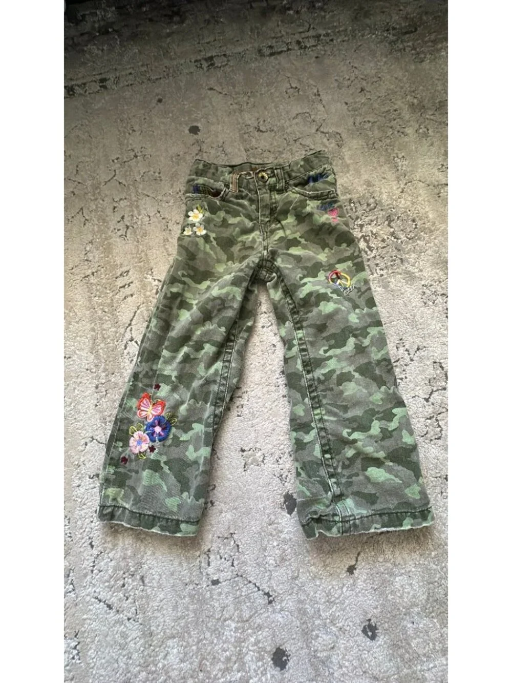 children’s place green camo peace ☮️ bottoms size 4
